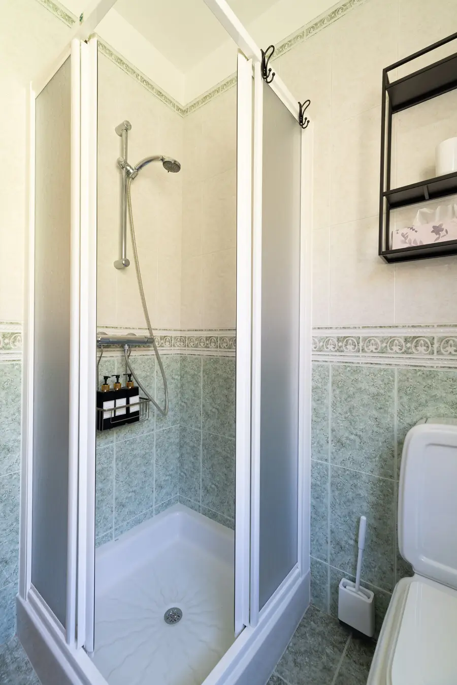 Badezimmer mit Dusche